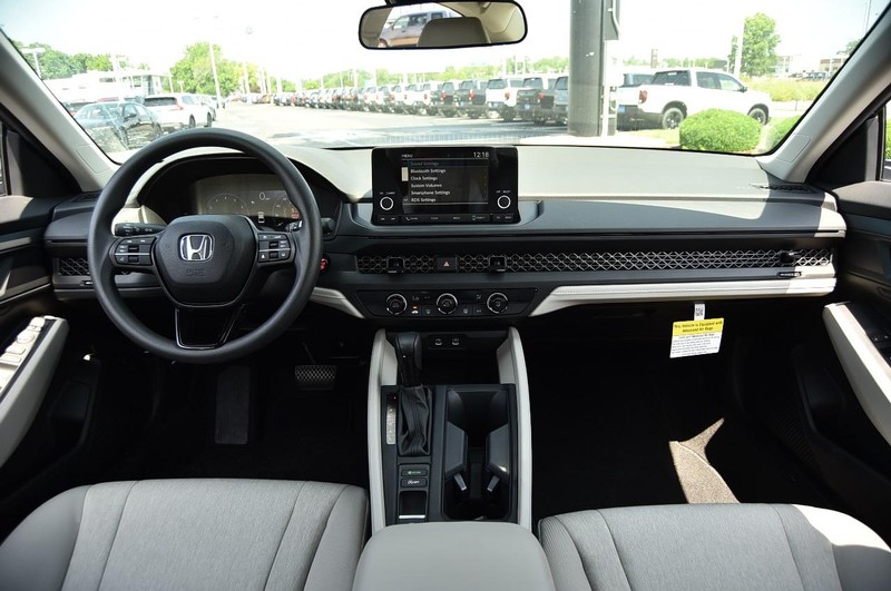 Honda Accord Sedan Vehicle Image 07