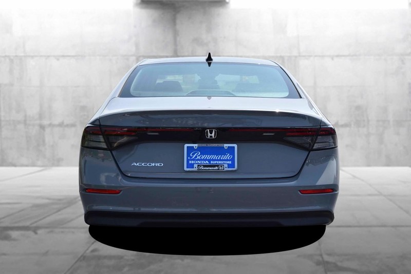 Honda Accord Sedan Vehicle Image 06