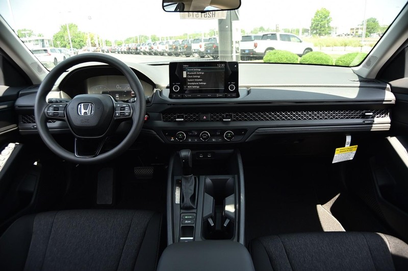 Honda Accord Sedan Vehicle Image 07