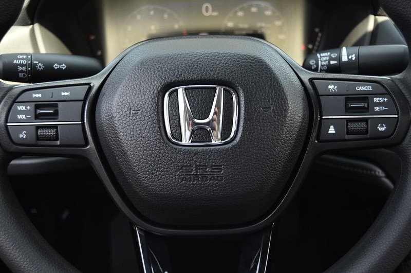 Honda Accord Sedan Vehicle Image 17