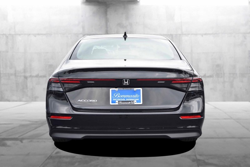 Honda Accord Sedan Vehicle Image 06