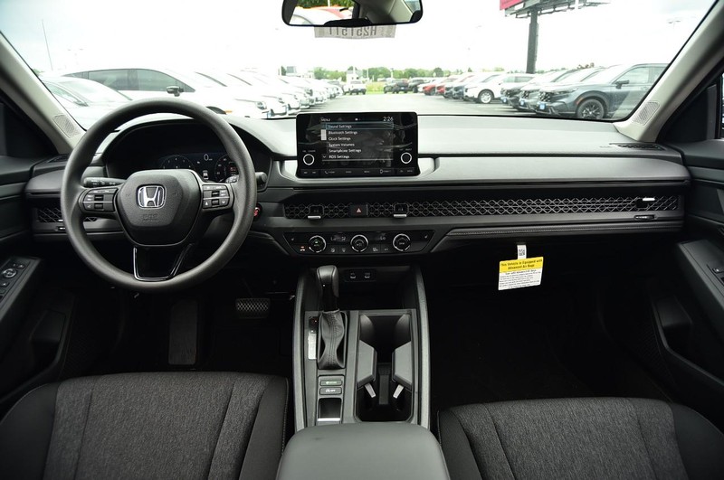 Honda Accord Sedan Vehicle Image 07