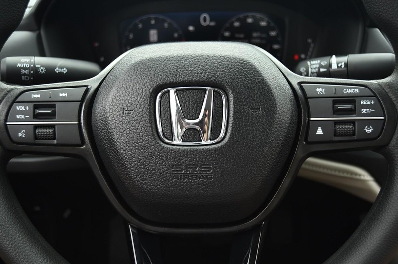 Honda Accord Sedan Vehicle Image 17