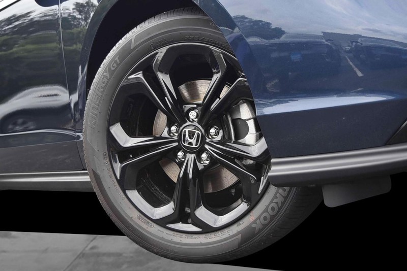 Honda Accord Sedan Vehicle Image 03