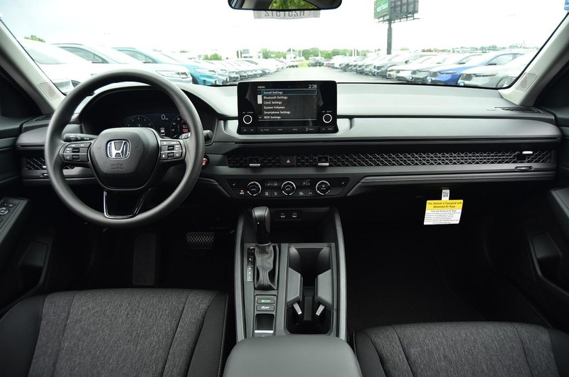 Honda Accord Sedan Vehicle Image 07