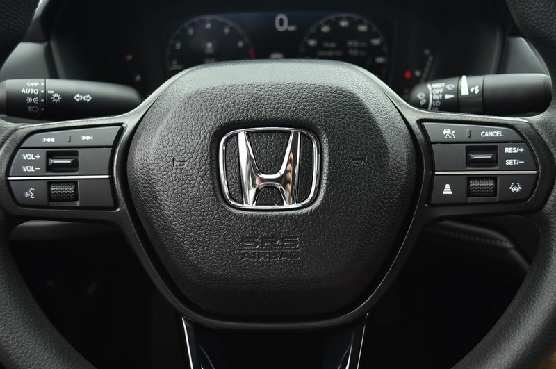 Honda Accord Sedan Vehicle Image 17