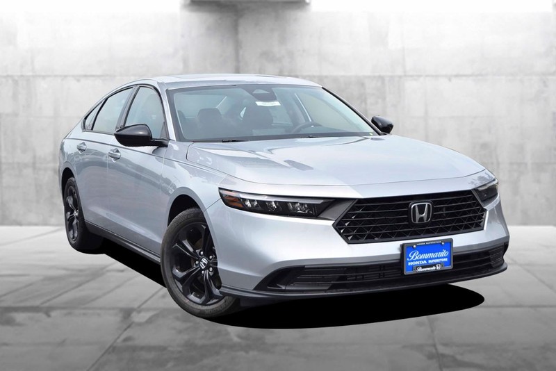 Honda Accord Sedan Vehicle Image 02