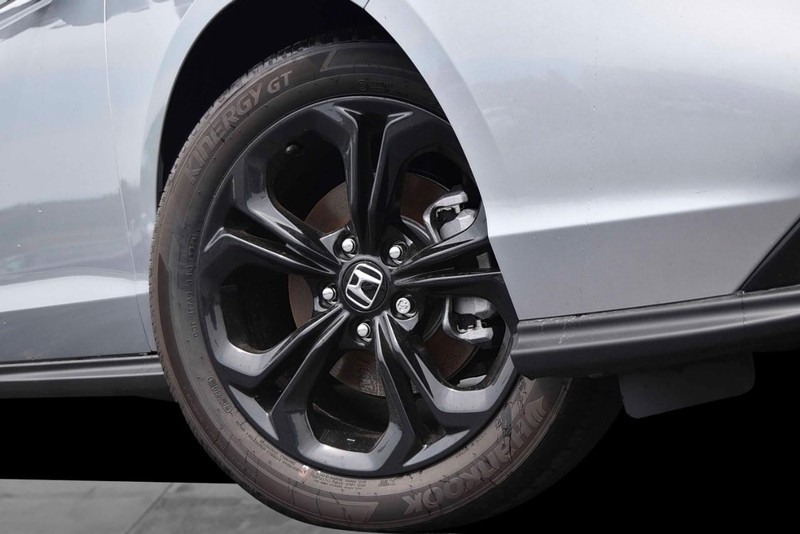 Honda Accord Sedan Vehicle Image 03