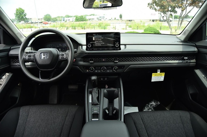 Honda Accord Sedan Vehicle Image 07