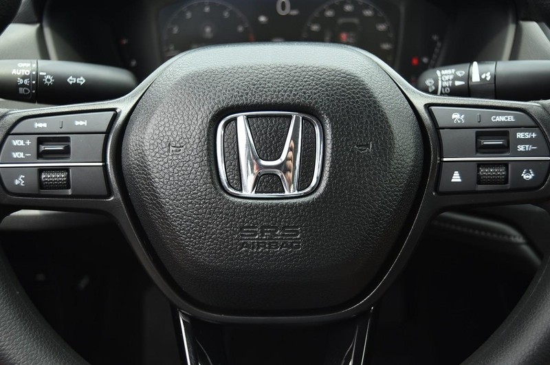 Honda Accord Sedan Vehicle Image 17