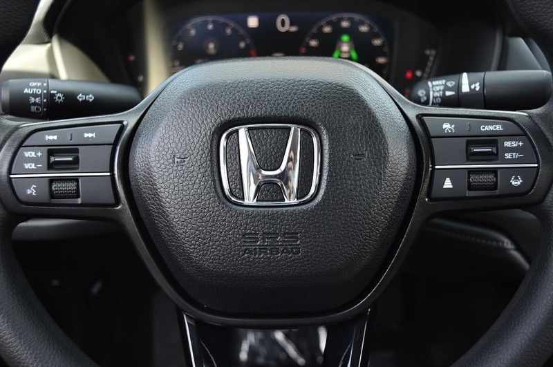 Honda Accord Sedan Vehicle Image 17