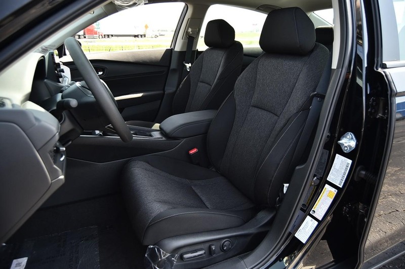Honda Accord Sedan Vehicle Image 18