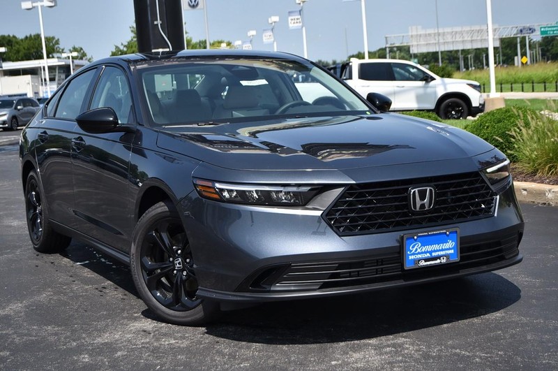 Honda Accord Sedan Vehicle Image 02