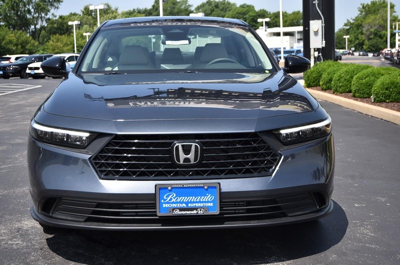 Honda Accord Sedan Vehicle Image 04