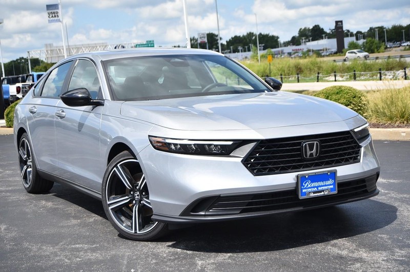 Honda Accord Hybrid Vehicle Image 02