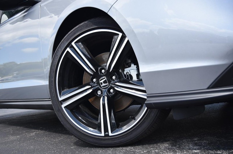 Honda Accord Hybrid Vehicle Image 03