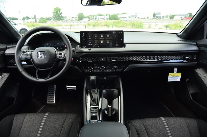 Honda Accord Hybrid Vehicle Image 07