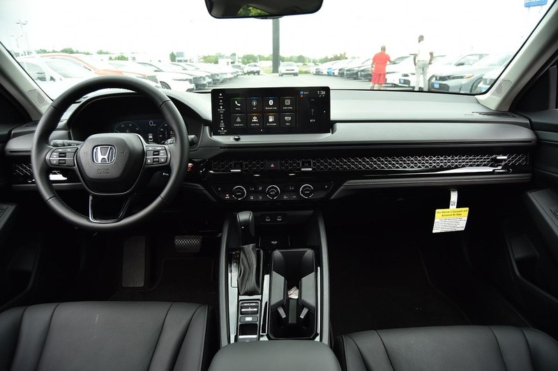 Honda Accord Hybrid Vehicle Image 07