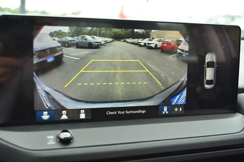 Honda Accord Hybrid Vehicle Image 12