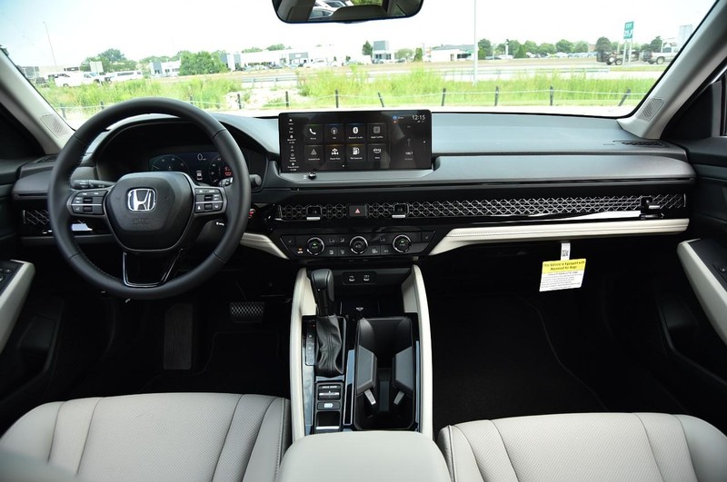 Honda Accord Hybrid Vehicle Image 07