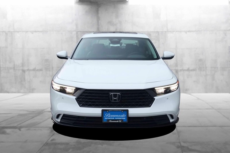 Honda Accord Hybrid Vehicle Full-screen Gallery Image 4