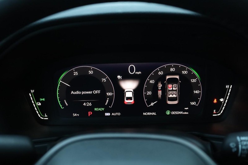 Honda Accord Hybrid Vehicle Full-screen Gallery Image 11