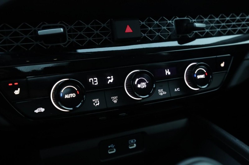 Honda Accord Hybrid Vehicle Full-screen Gallery Image 14