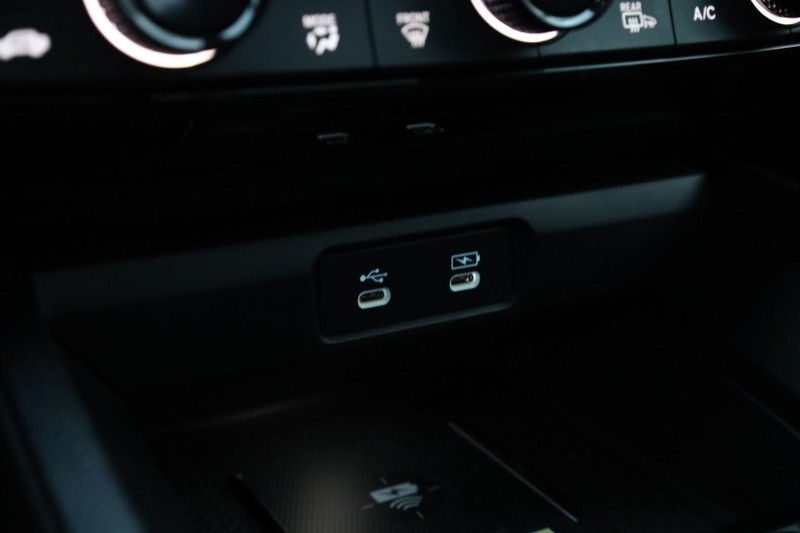 Honda Accord Hybrid Vehicle Full-screen Gallery Image 15