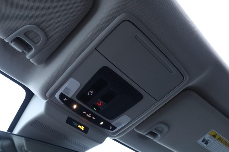 Honda Accord Hybrid Vehicle Full-screen Gallery Image 17