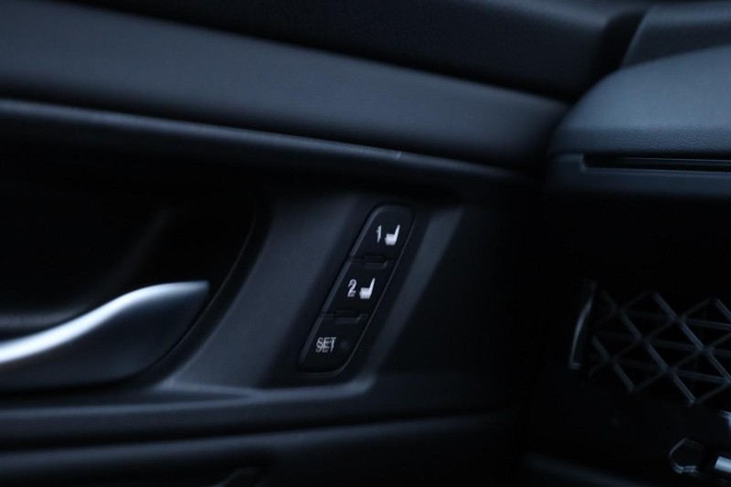 Honda Accord Hybrid Vehicle Full-screen Gallery Image 19