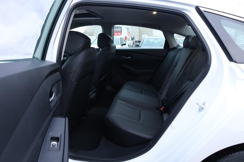 Honda Accord Hybrid Vehicle Full-screen Gallery Image 21