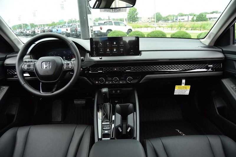 Honda Accord Hybrid Vehicle Image 07