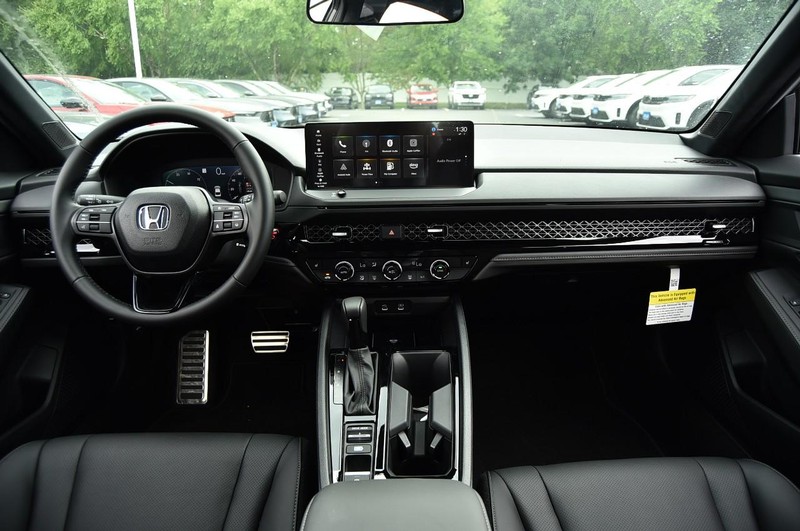 Honda Accord Hybrid Vehicle Image 07