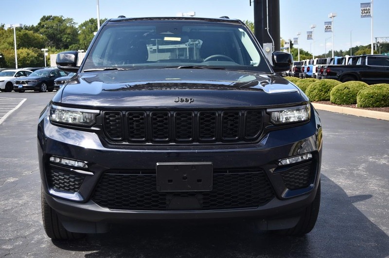 Jeep Grand Cherokee Vehicle Image 04