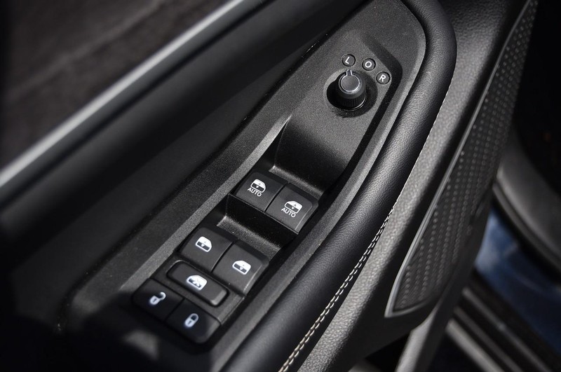 Jeep Grand Cherokee Vehicle Image 08
