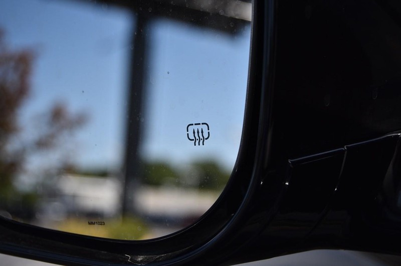 Jeep Grand Cherokee Vehicle Image 10