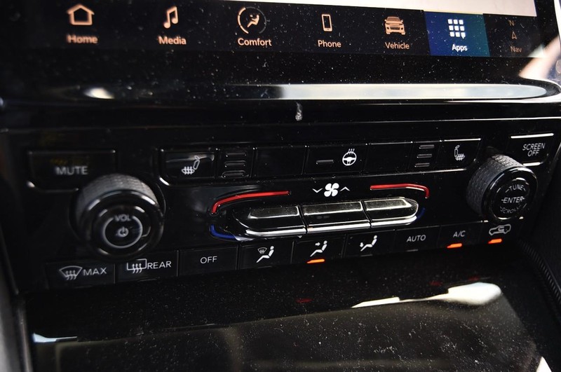 Jeep Grand Cherokee Vehicle Image 17