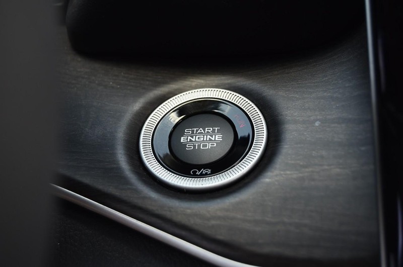 Jeep Grand Cherokee Vehicle Image 20