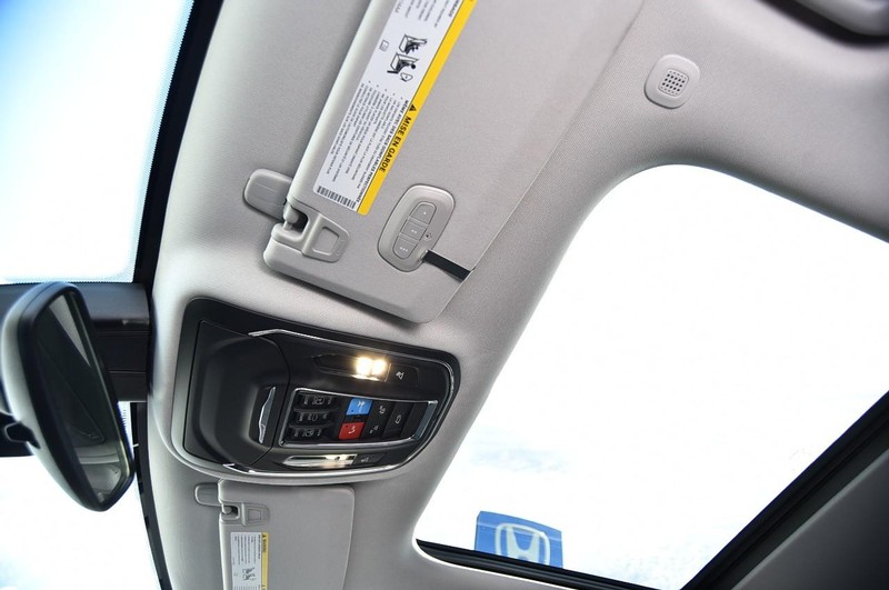 Jeep Grand Cherokee Vehicle Image 24