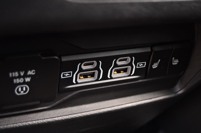 Jeep Grand Cherokee Vehicle Image 26