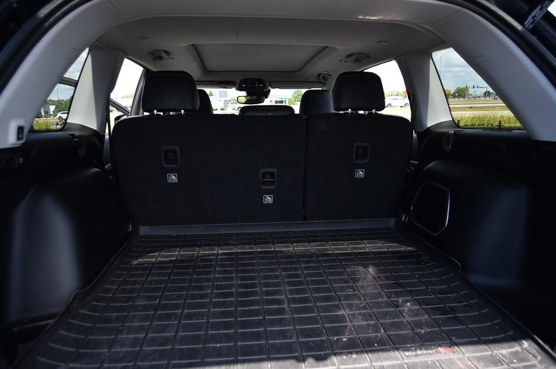 Jeep Grand Cherokee Vehicle Image 27