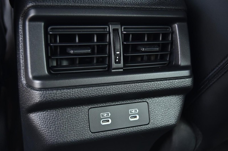 Honda Accord Hybrid Vehicle Image 24