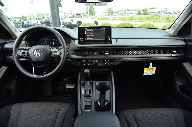 Honda Accord Sedan Vehicle Image 07