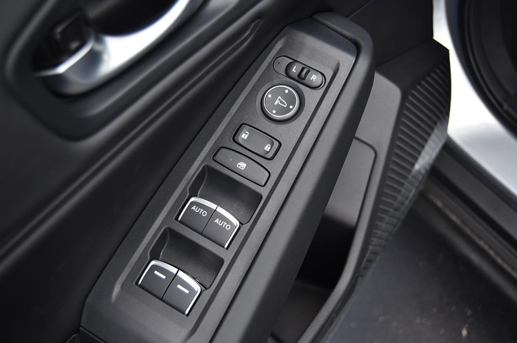 Honda Accord Sedan Vehicle Full-screen Gallery Image 8