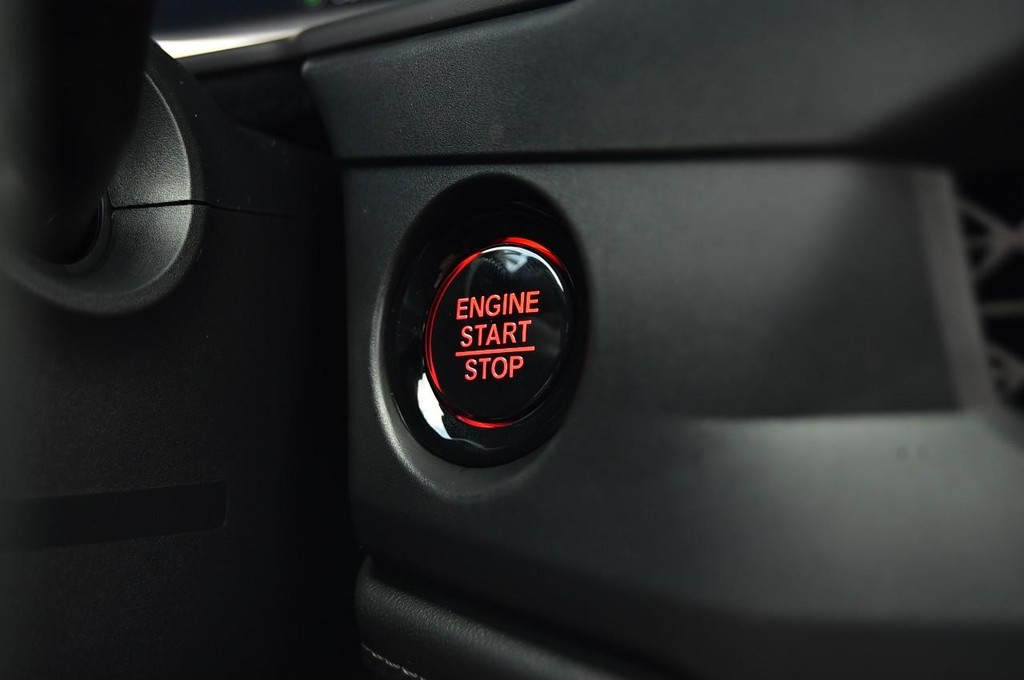 Honda Accord Sedan Vehicle Full-screen Gallery Image 16