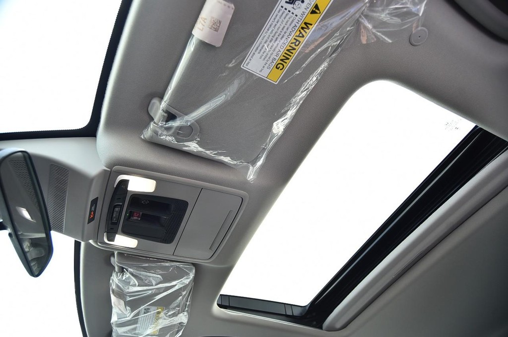 Honda Accord Sedan Vehicle Full-screen Gallery Image 20