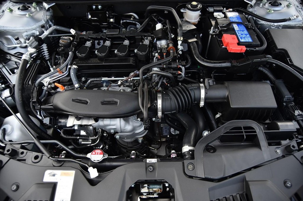 Honda Accord Sedan Vehicle Full-screen Gallery Image 24