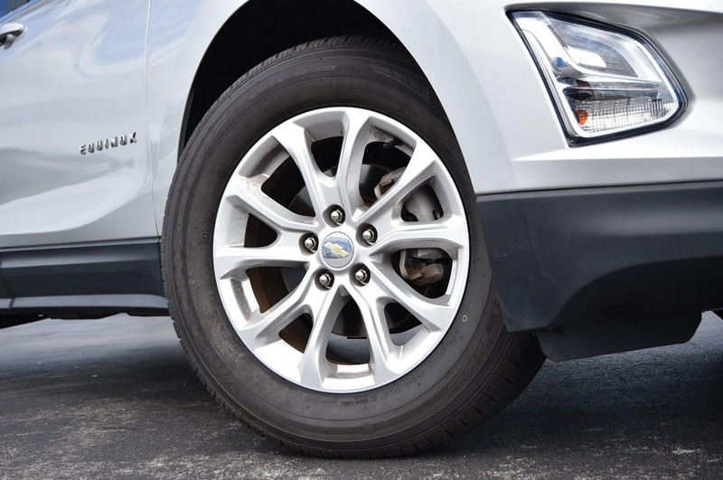 Chevrolet Equinox Vehicle Image 03