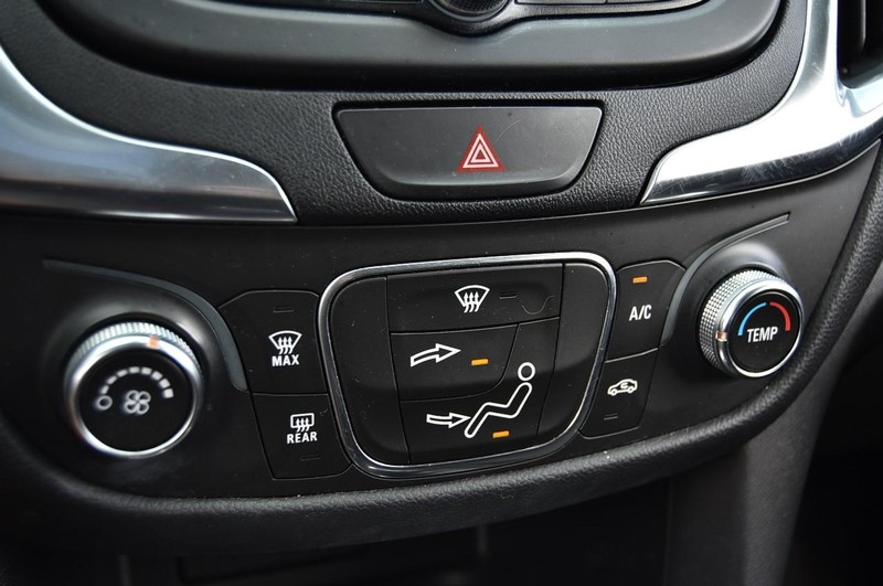 Chevrolet Equinox Vehicle Image 14