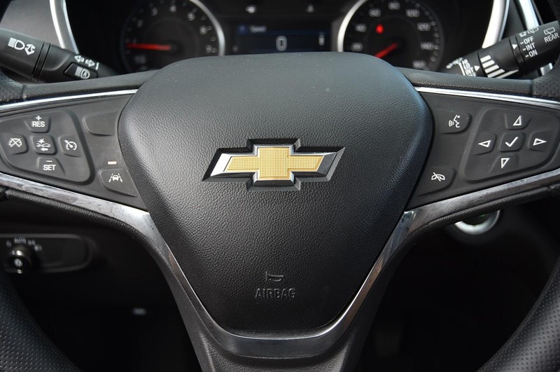 Chevrolet Equinox Vehicle Image 17